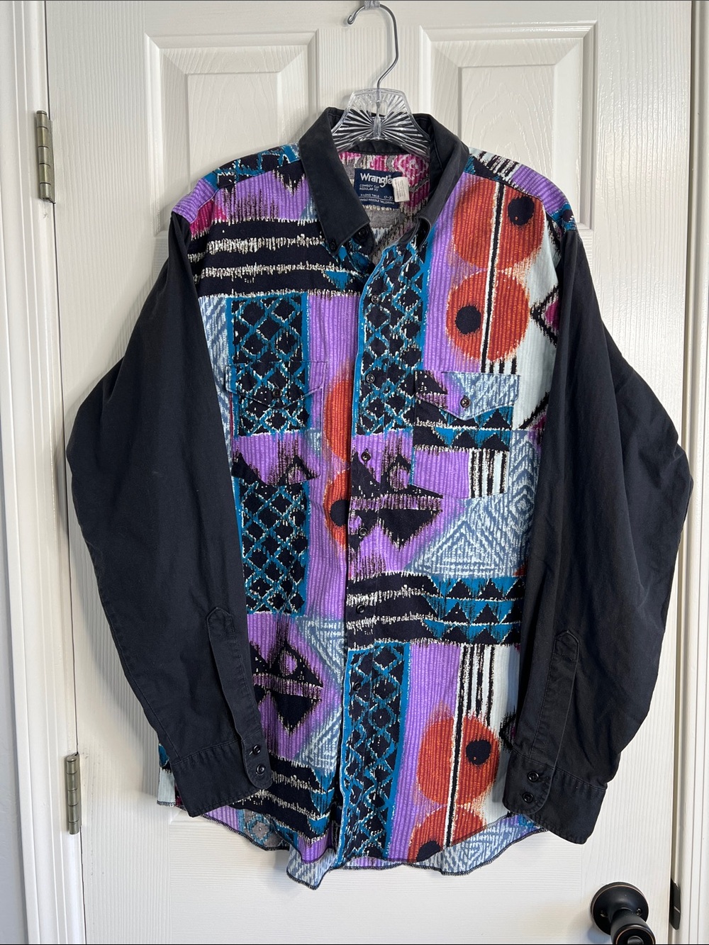 Vintage Wrangler men’s western button down contrast sleeves purple orange black